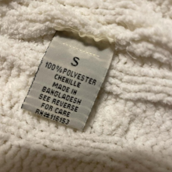 Poof Apparel Cream V-Neck Cable Knit Sweater - Picture 5 of 6